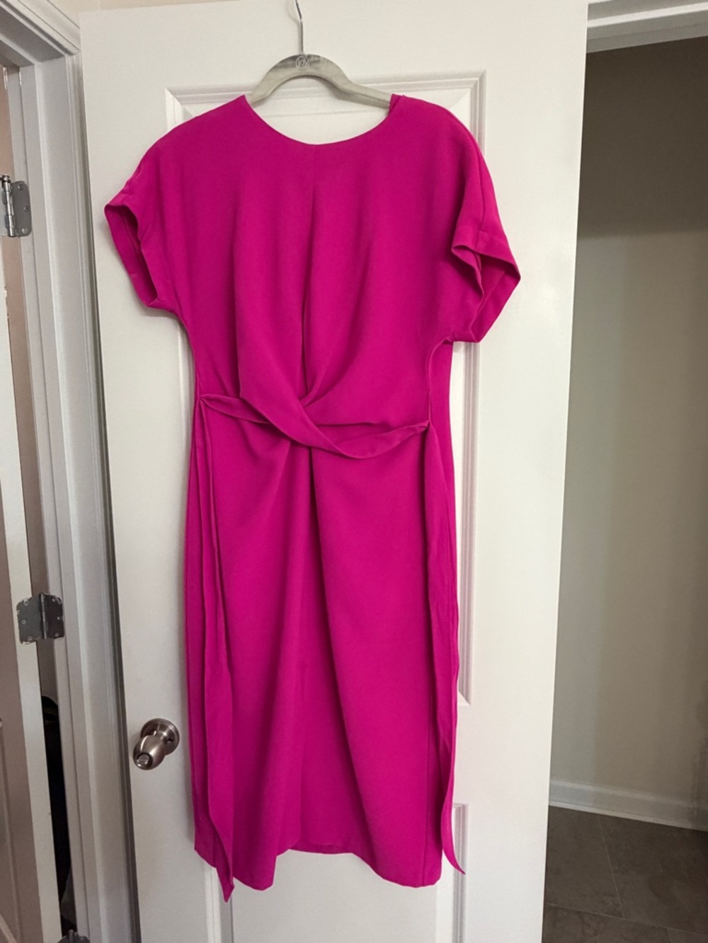 Gibson Latimer Fuchsia Twist-Back Midi Dress